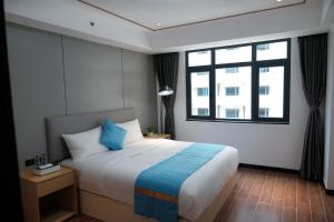 Golden Seagulls Hotel