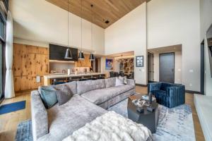 One Snowmass East 703 by Snowmass Mountain Lodging