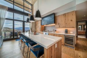 One Snowmass East 703 by Snowmass Mountain Lodging