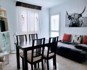 2 bedroom apartment with a pool