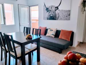 2 bedroom apartment with a pool