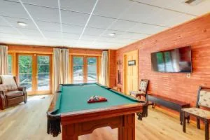 Hot Tub, Decks and Creek Access McCaysville Cabin! - McCaysville