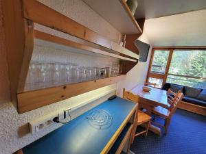 Studio ski aux pieds avec balcon, 4 pers - FR-1-346-542