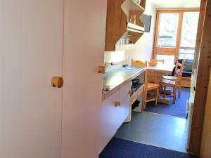 Studio ski aux pieds avec balcon, 4 pers - FR-1-346-542