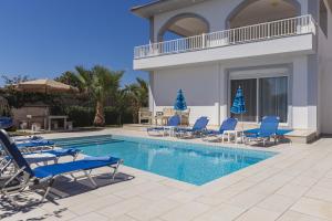 DENNIS and TANYA VILLAS