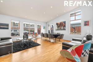 Amazing Villa With Hot Tub Near Reykjavík