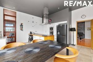 Amazing Villa With Hot Tub Near Reykjavík