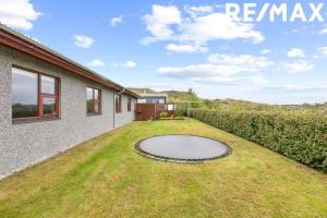 Amazing Villa With Hot Tub Near Reykjavík