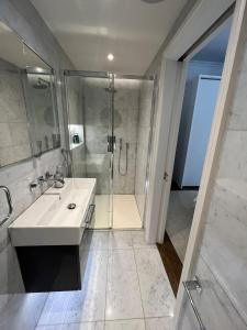 Chelsea flat, convenient and quiet