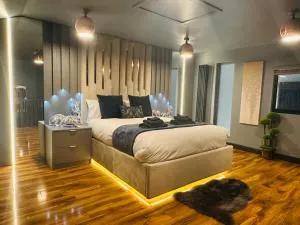 Two Bedroom Apartment - Farnham Royal