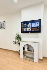 Cozy Home Central Festival near train st ation