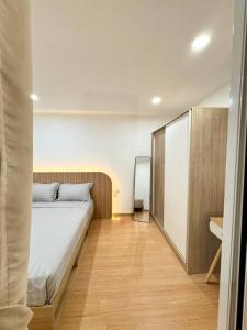 Cozy Home Central Festival near train st ation