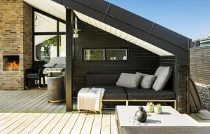 3 Bedroom Awesome Home In Juelsminde