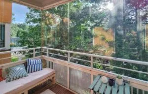 2 Bedroom Nice Apartment In Johanneshov - Saltsjöbaden