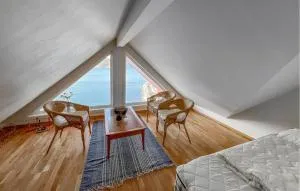 3 Bedroom Amazing Apartment In Korshamn - Grønsfjord