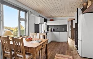 2 Bedroom Lovely Home In Thisted