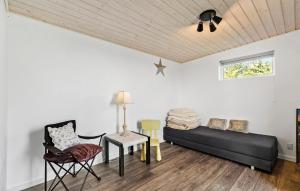 2 Bedroom Lovely Home In Thisted