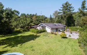 Beautiful Home In Hadsund With Wifi - Fårup