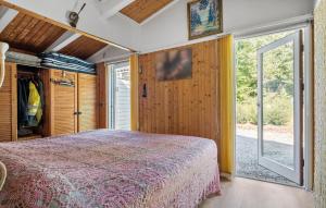 Beautiful Home In Hadsund With Wifi