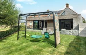 Beautiful Home In Poperinge Wi..