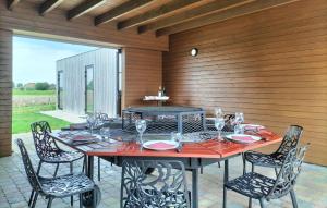 Beautiful Home In Poperinge With Wifi