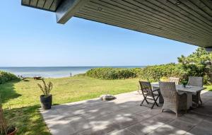 3 Bedroom Lovely Home In Martofte