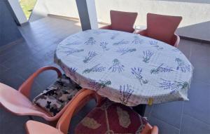 Beautiful Apartment In Vir With Wifi