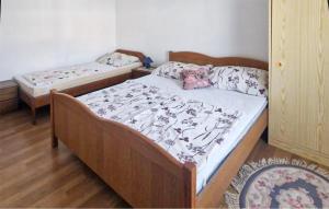 Beautiful Apartment In Vir With Wifi