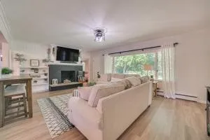 Gaylord Family Home Walk to Shops and Restaurants! - Vanderbilt