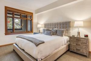 Capitol Peak Lodge 3206 by Snowmass Mountain Lodging