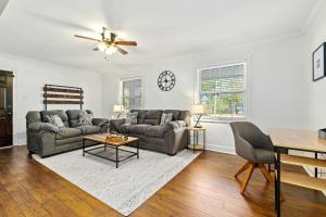 Pet-Friendly Mobile Condo about 4 Mi to Downtown!