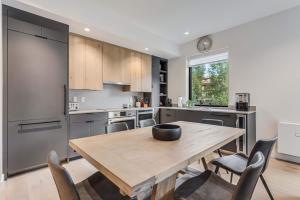 Electric Pass Lodge 108 by Snowmass Mountain Lodging