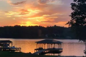 Screened Deck and Dock Waterfront Lake Anna Home! - Bumpass