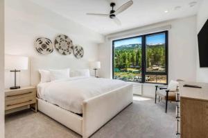 Electric Pass Lodge 303 by Snowmass Mountain Lodging