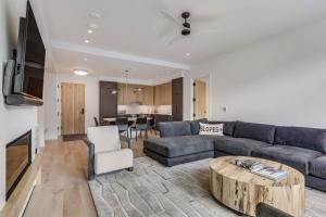 Electric Pass Lodge 503 by Snowmass Mountain Lodging