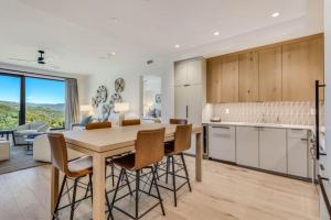 Electric Pass Lodge 504 by Snowmass Mountain Lodging