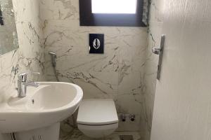 modern 3 bedroom apartment with garden view sodic west courtyard