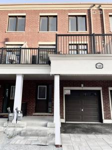 Luxury 3BR home with free parking, full kitchen in Stouffville Markham