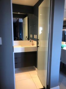 Flat Red Sorocaba - Gray