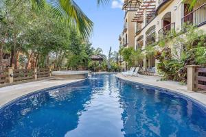 Gav4 New Condo in Location Walkable to Beach