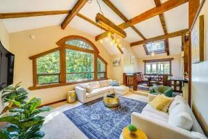 Peaceful Home with Partial Lake Sammamish View! - Issaquah