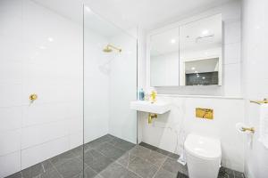 Wentworth Point Modern 2Br with large belcony