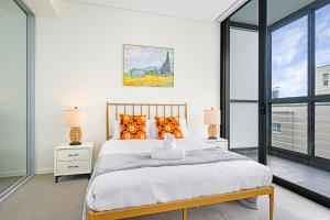 Wentworth Point Modern 2Br with large belcony