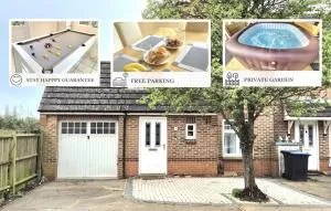 Pool, drinks and a hot tub! - Hardingstone