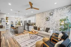 Modern Home with Backyard Oasis in Heart of ATL - College Park