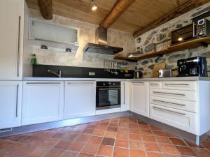 Gîte dexception avec spa, jardin paysagé et équipements haut de gamme à Blanlhac - FR-1-582-201