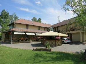 Pensione Guest House Meat Heads Pub Komárno Slovacchia