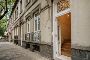 Casa Chapulín-Mexican Eclectic Home in Roma Norte