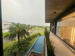 Casa Luxuosa no Condomínio Costa Serena