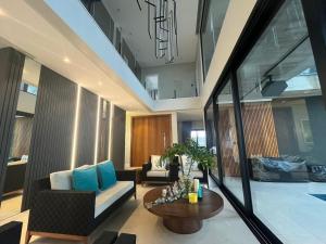 Casa Luxuosa no Condomínio Costa Serena